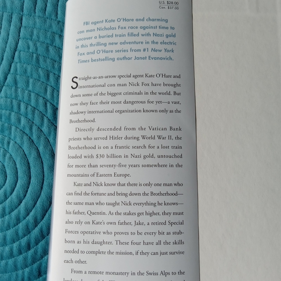 Janet Evanovich SET of 2 Hardcover Books The Recovery Agent & The Bounty - Picture 5 of 7